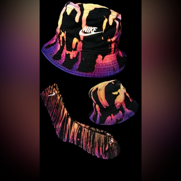 Authentic Custum reverse dye Nike bucket hat and Nike DriFit sock set - Picture 1 of 1